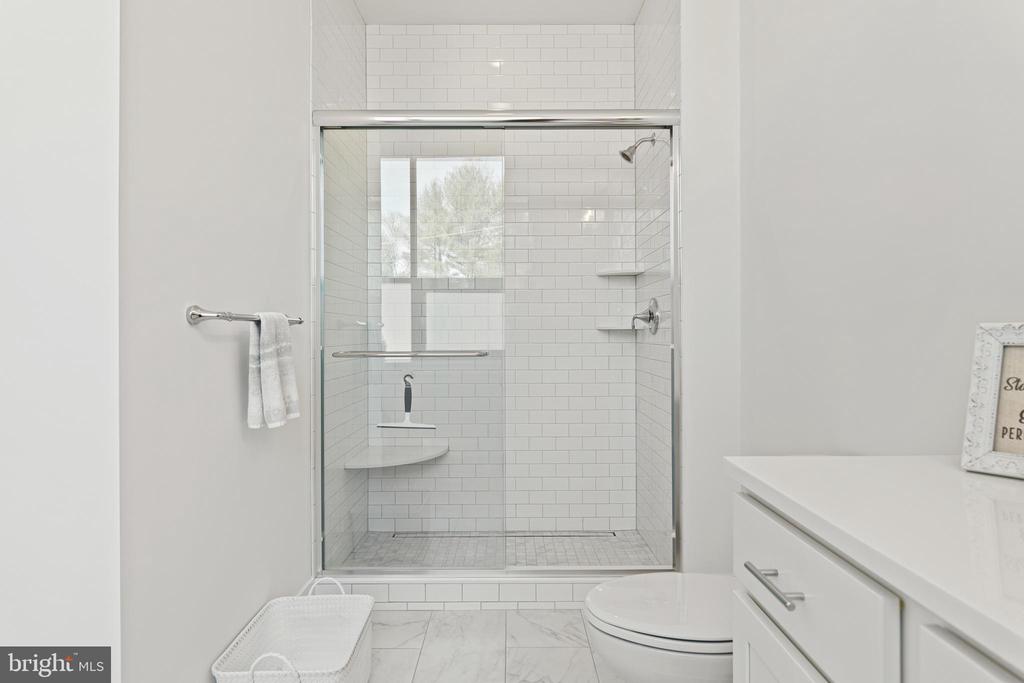 29 E 1st Ave #A207