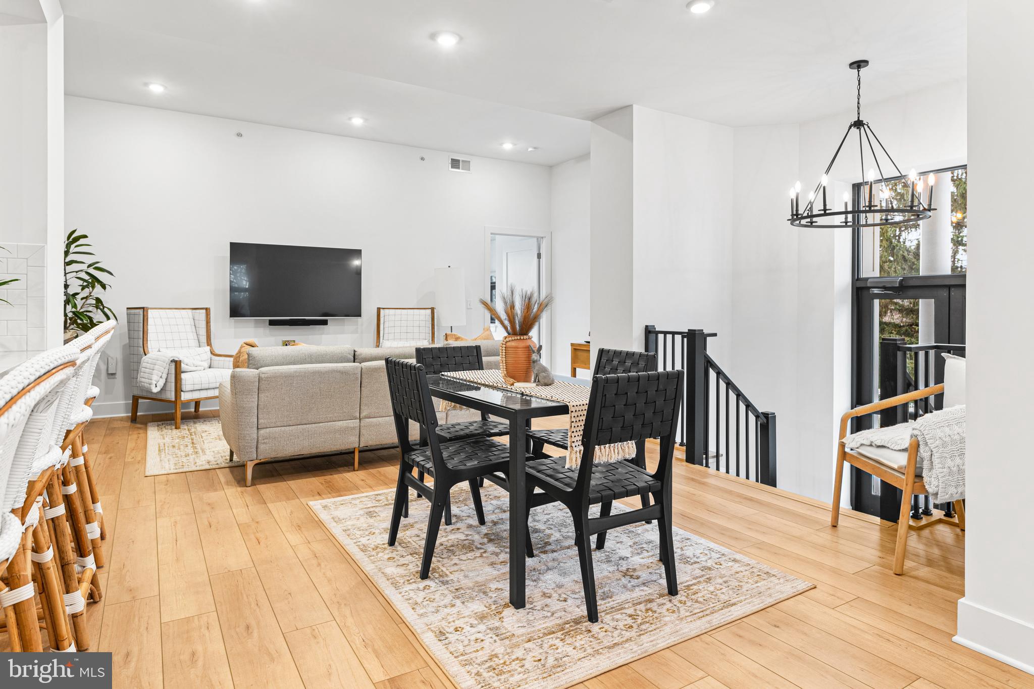 29 E 1st Ave #A207