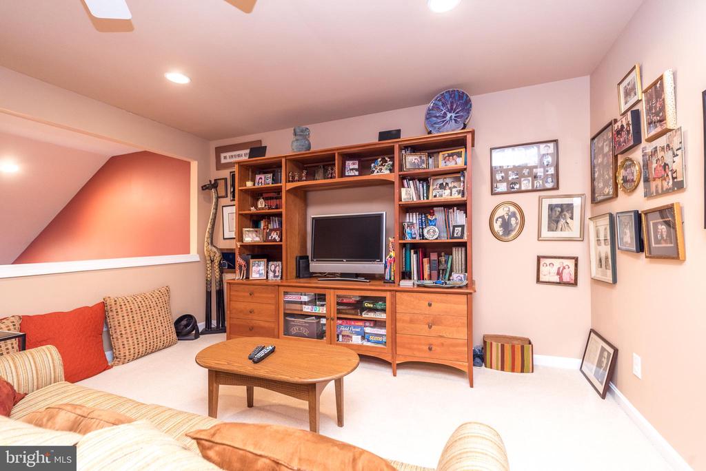 389 PRIMROSE DRIVE