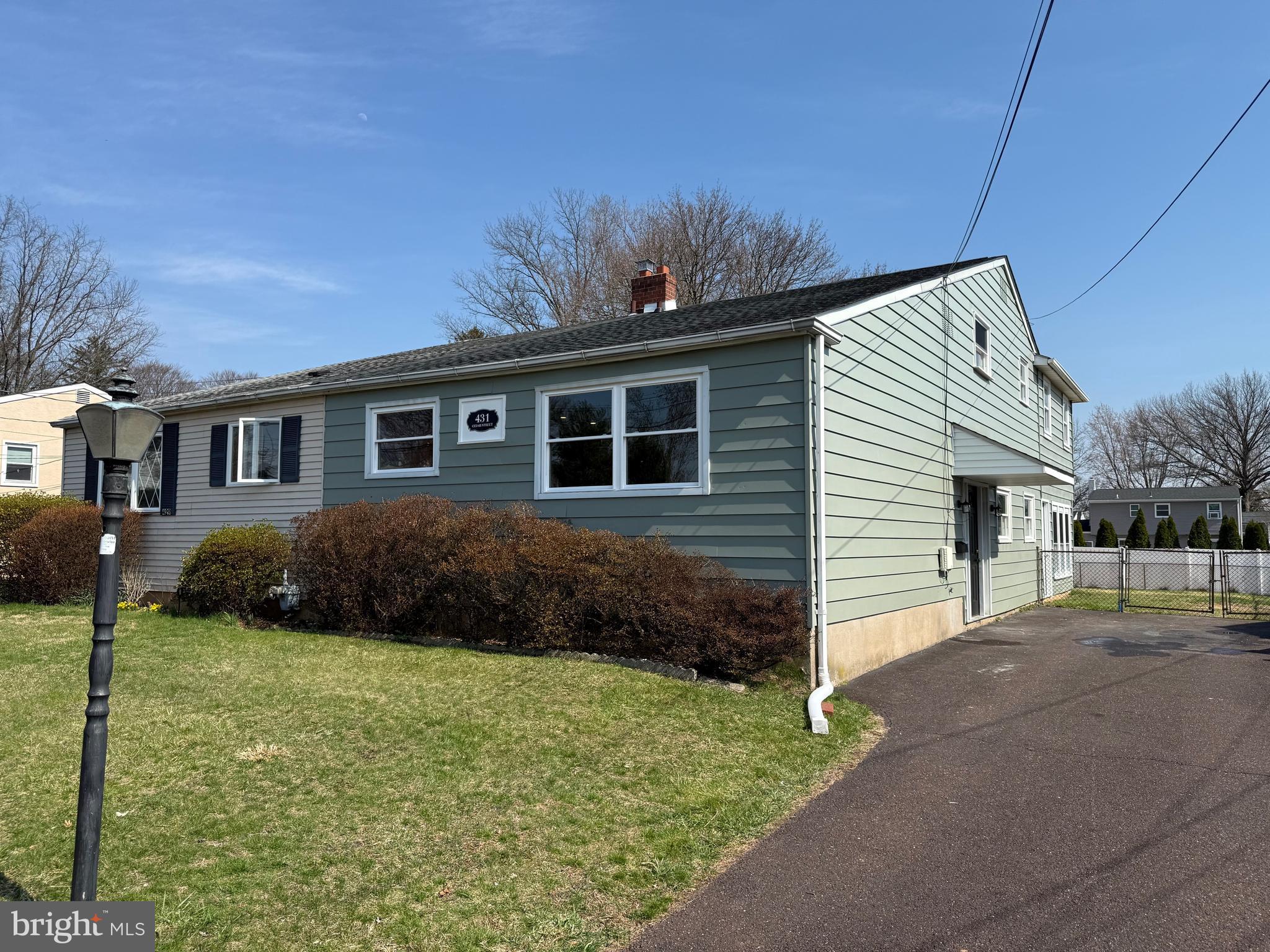 431 CEDAR STREET