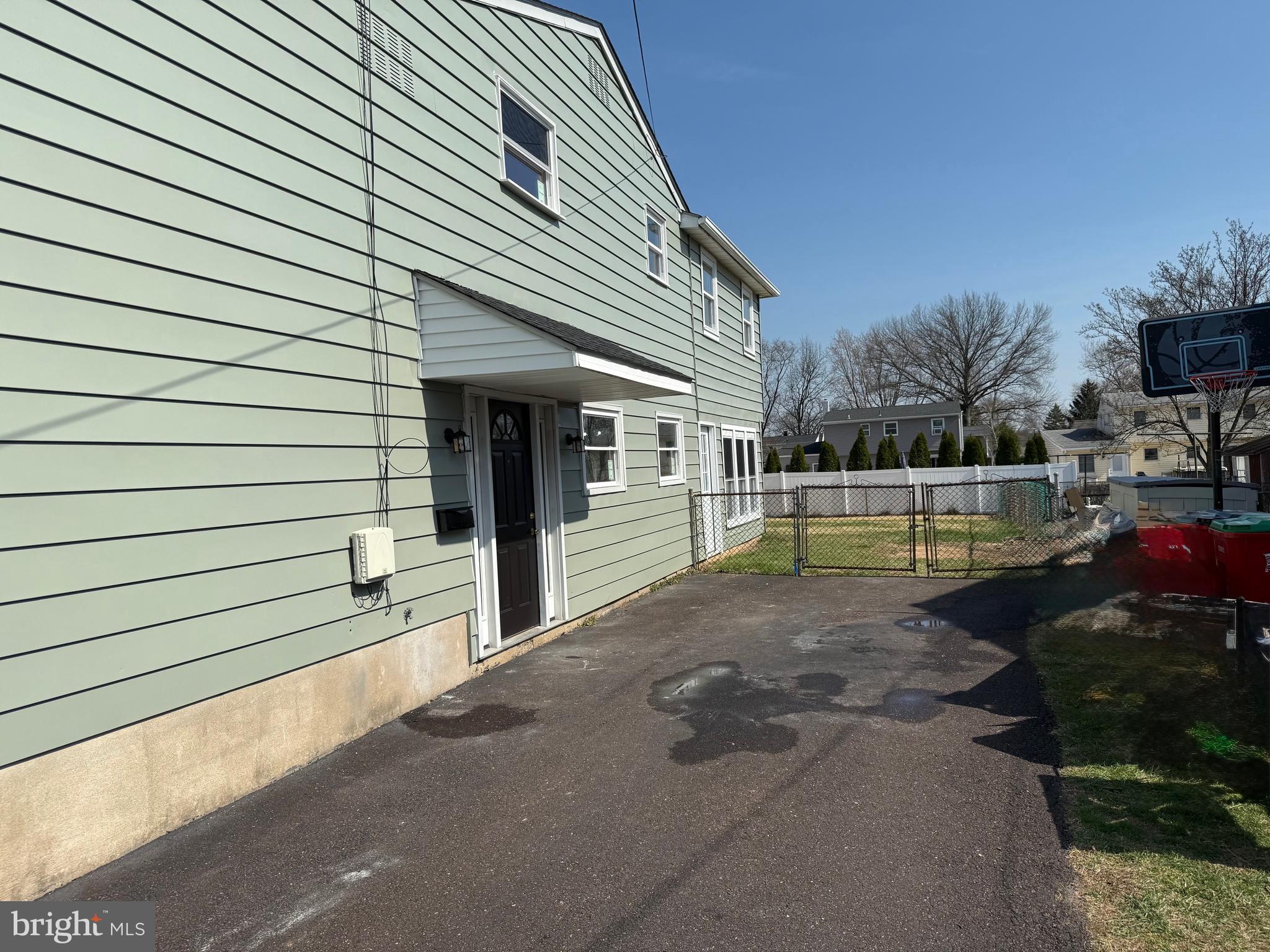 431 CEDAR STREET
