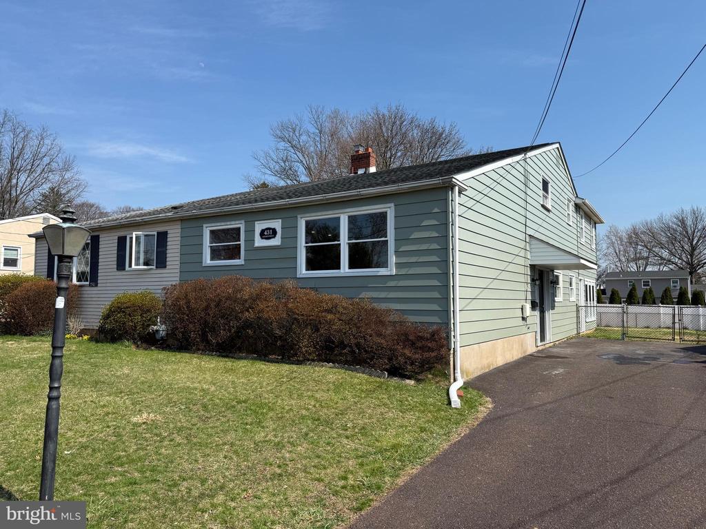 431 CEDAR STREET