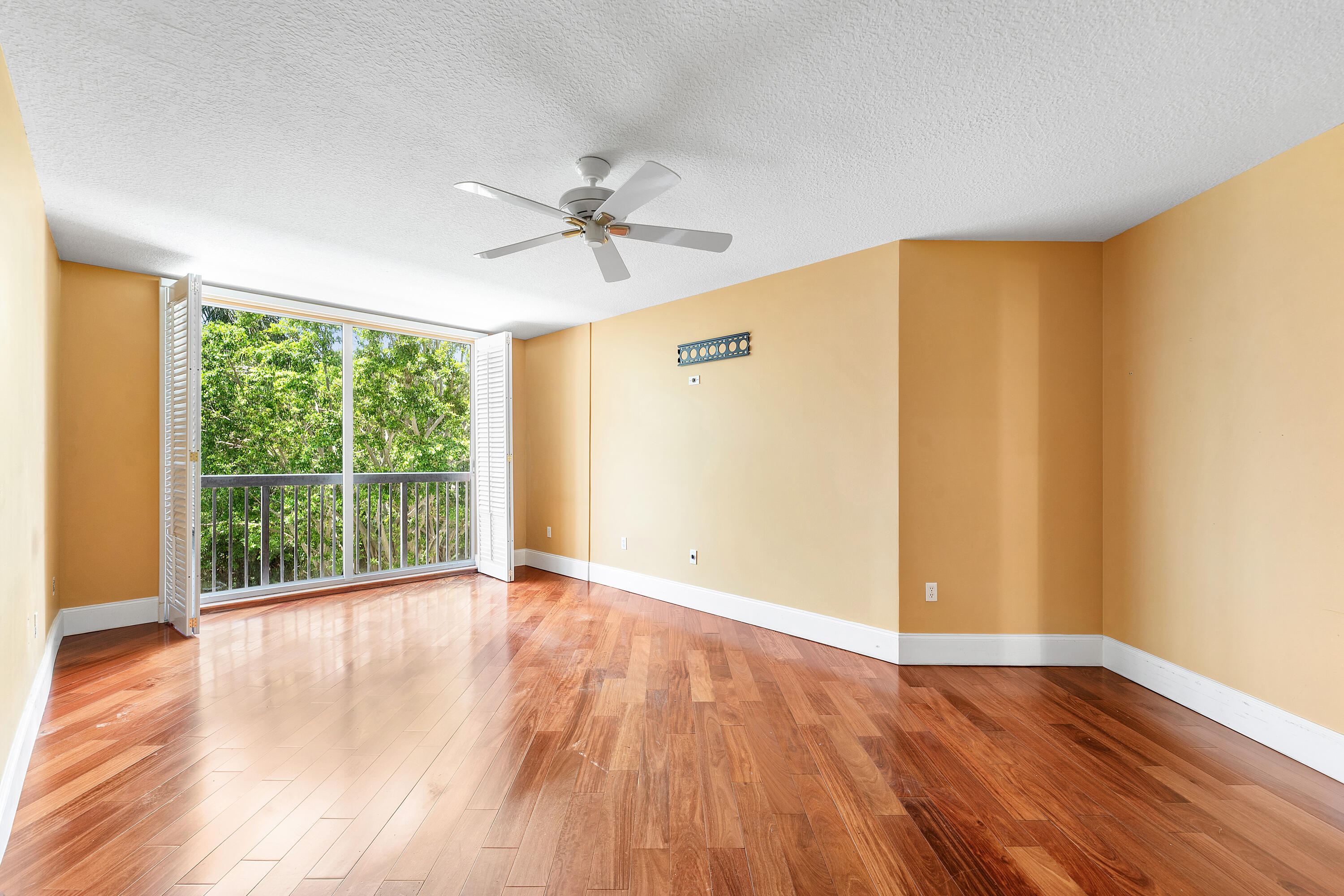 790 Andrews Avenue C206