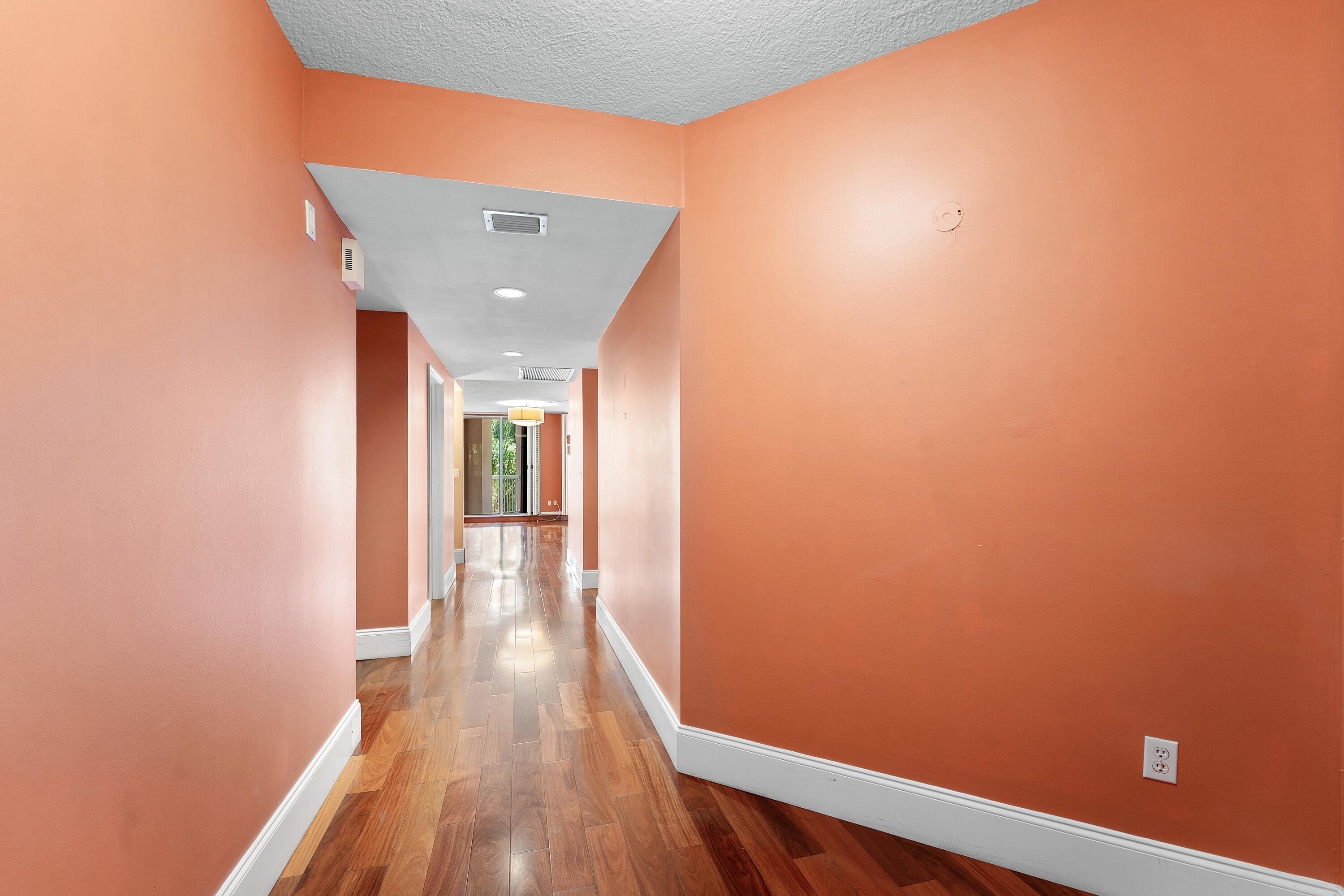 790 Andrews Avenue C206