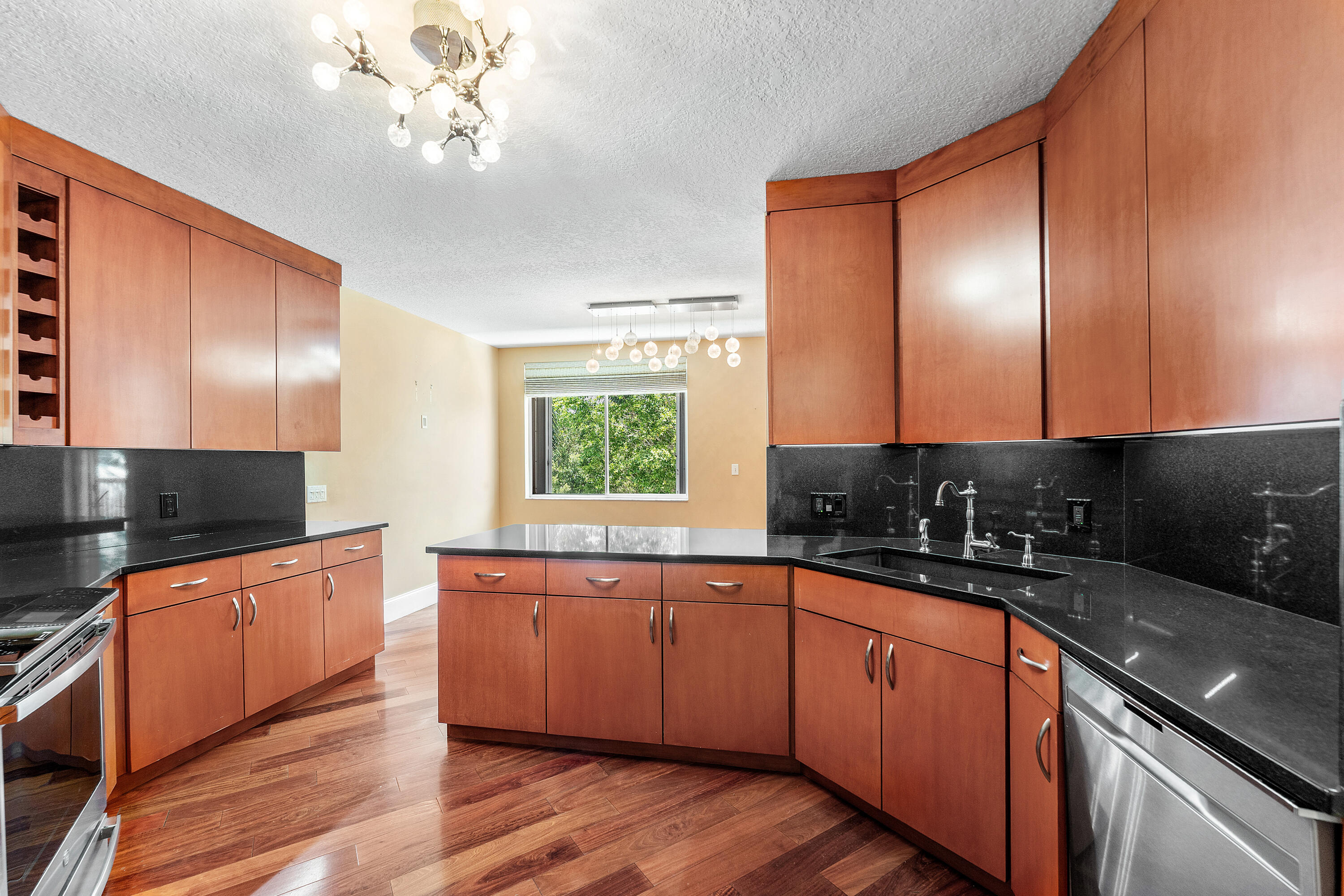 790 Andrews Avenue C206