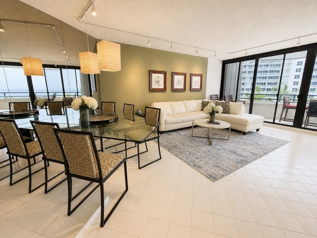 3560 S OCEAN Boulevard 404