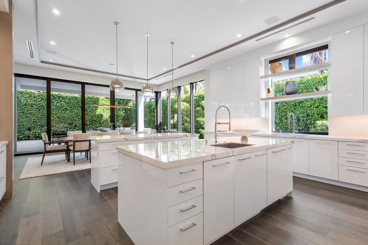 1857 Sabal Palm Circle