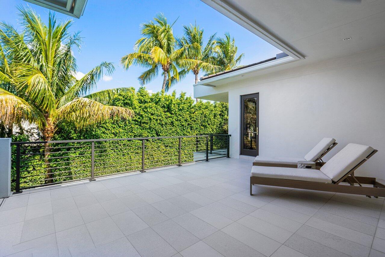 1857 Sabal Palm Circle