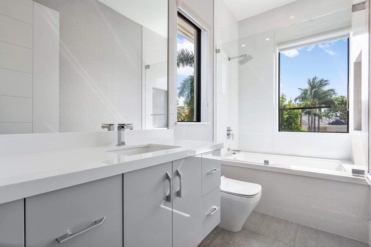 1857 Sabal Palm Circle