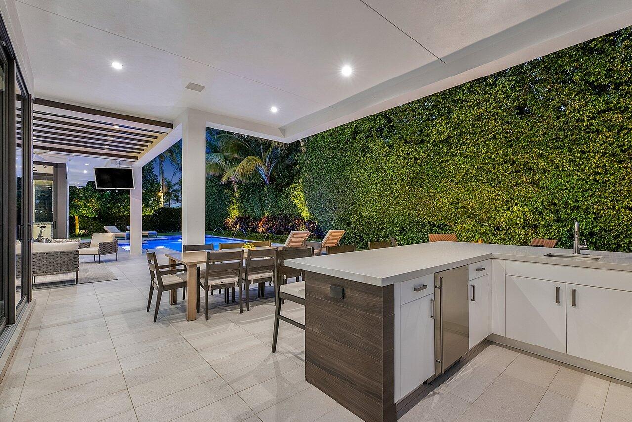 1857 Sabal Palm Circle