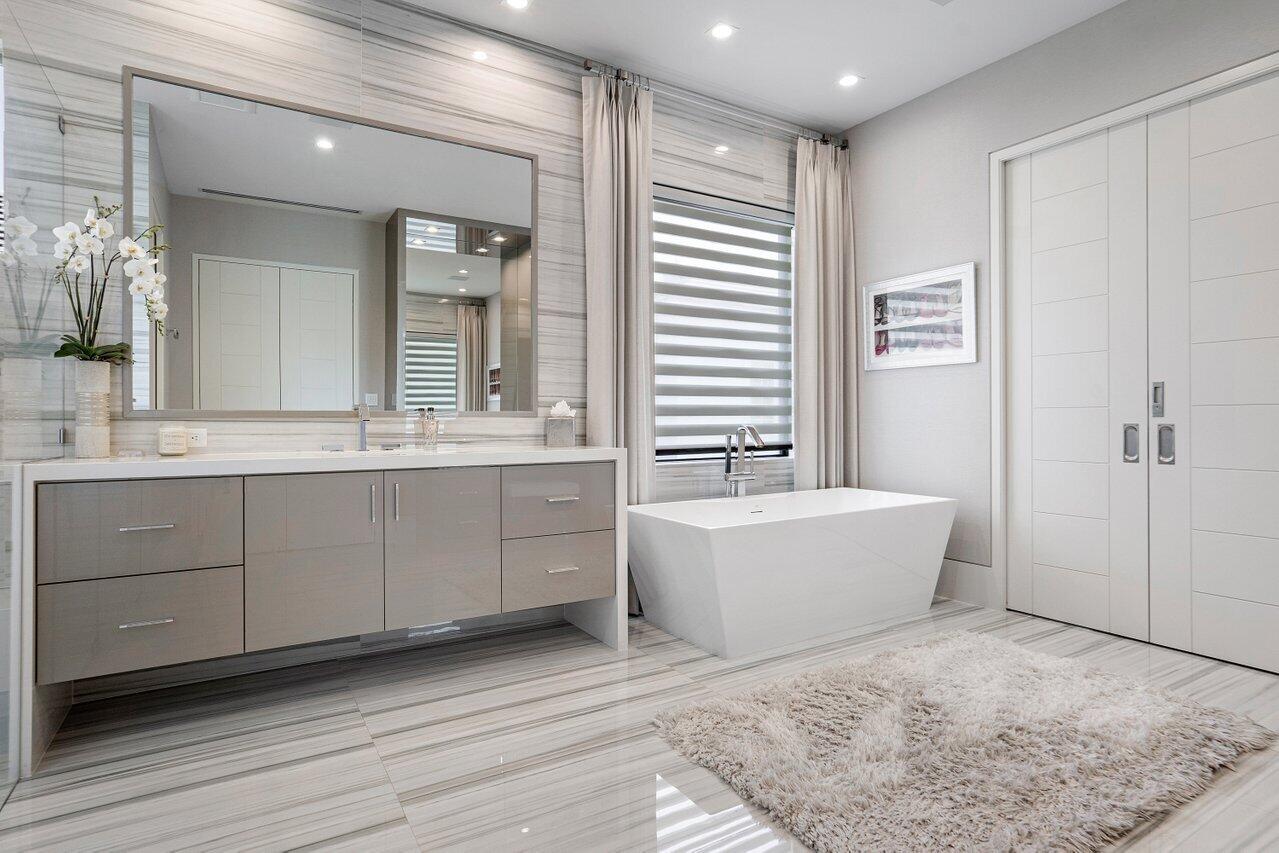 1857 Sabal Palm Circle