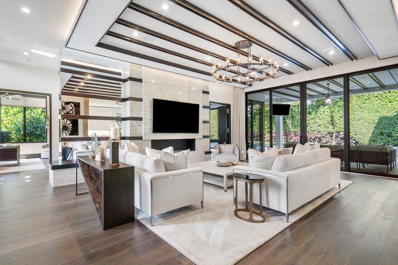 1857 Sabal Palm Circle