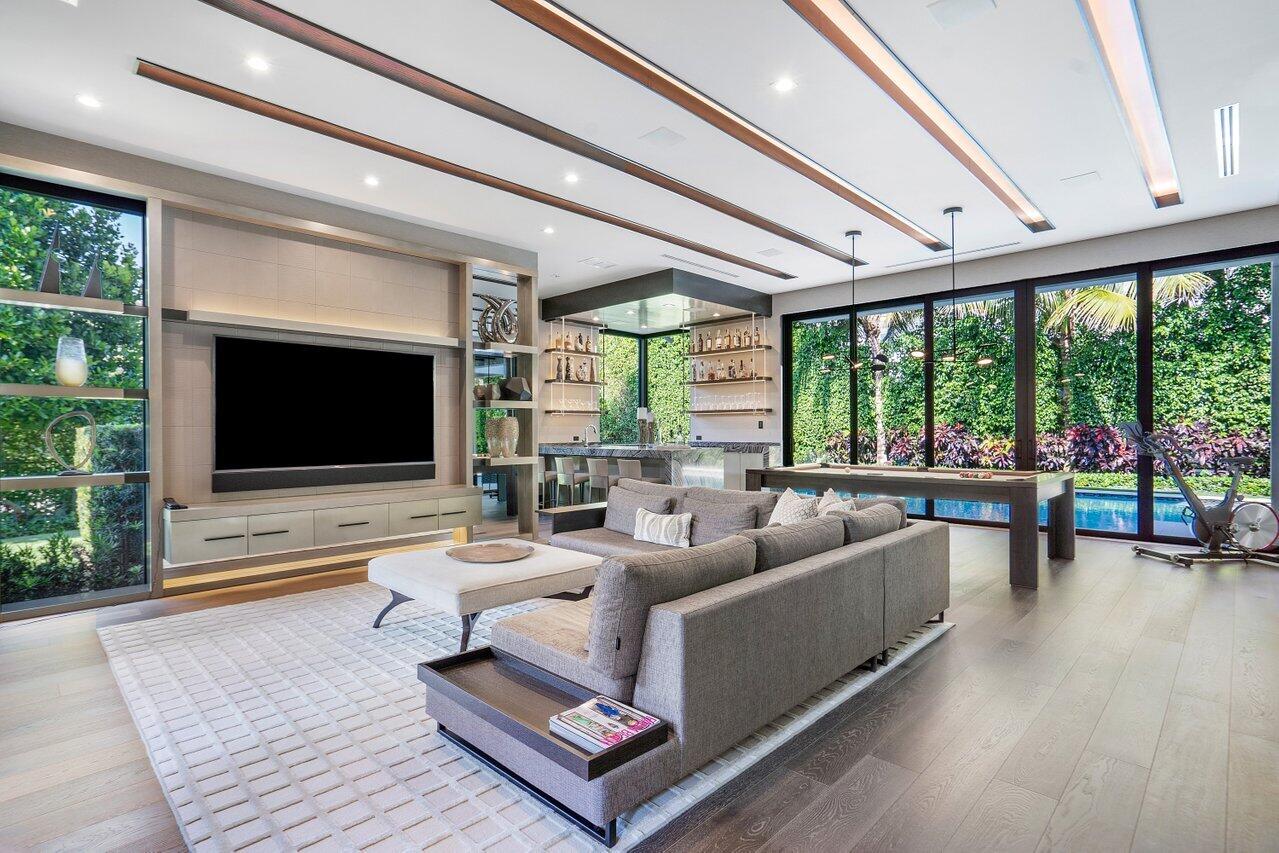 1857 Sabal Palm Circle