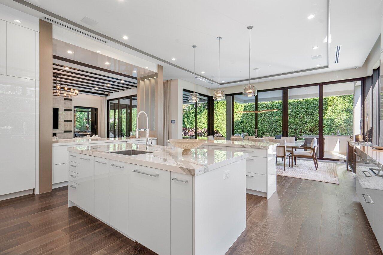 1857 Sabal Palm Circle