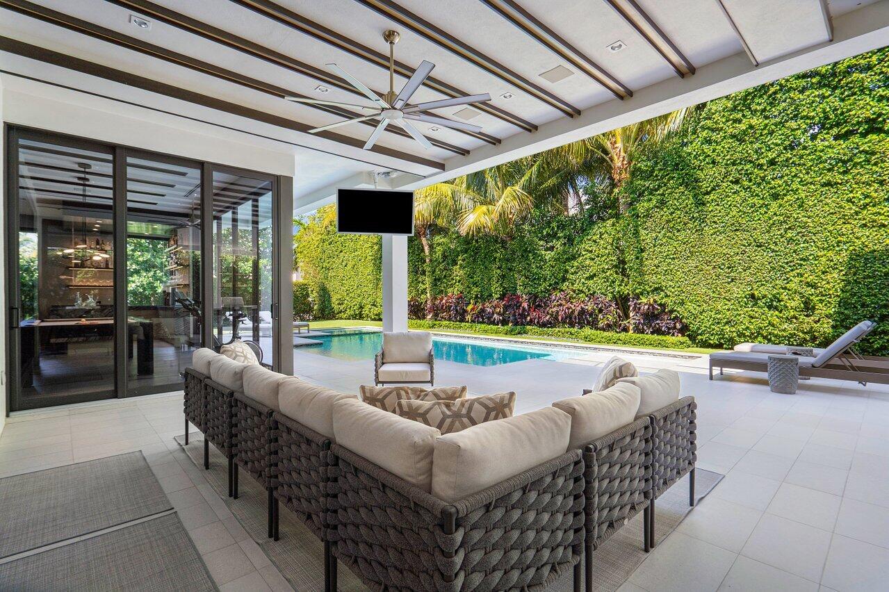 1857 Sabal Palm Circle