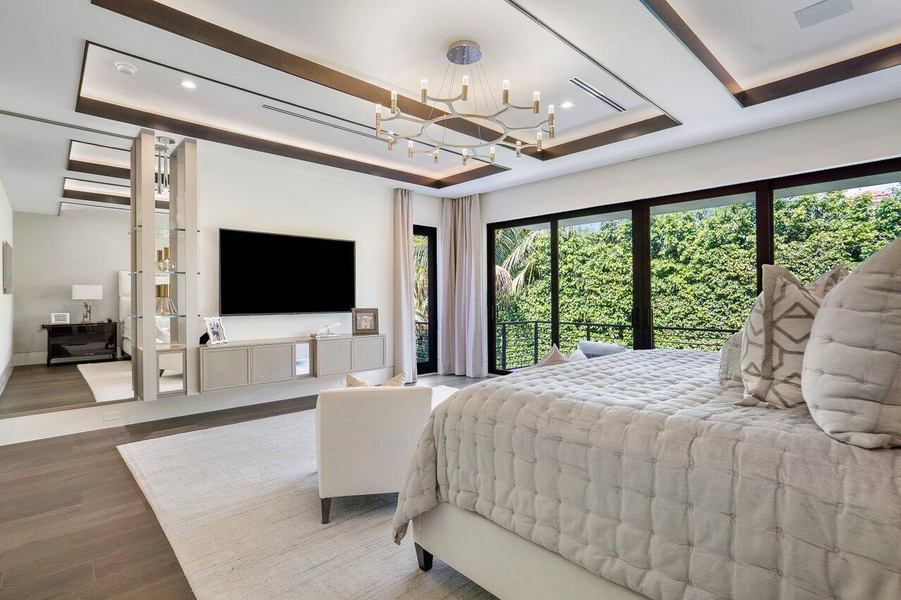 1857 Sabal Palm Circle