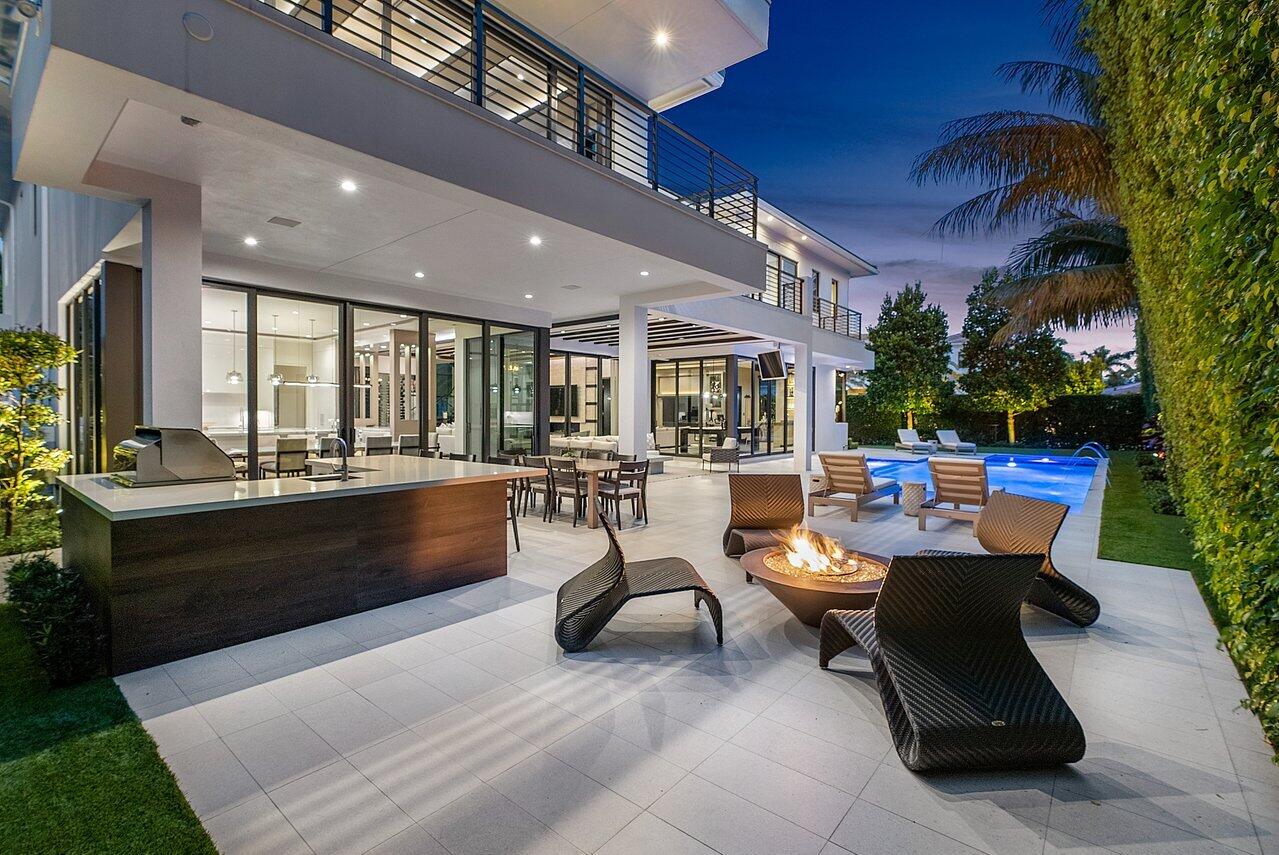 1857 Sabal Palm Circle