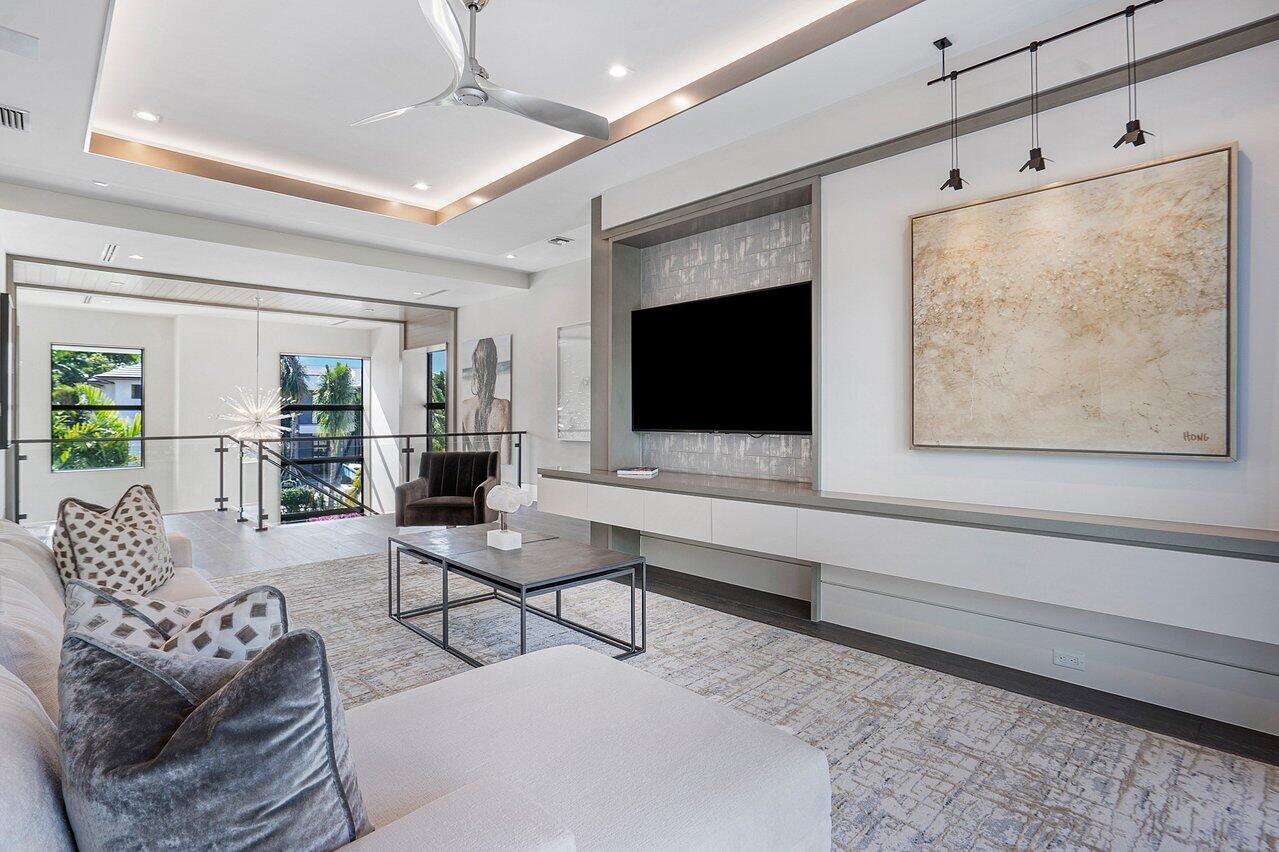 1857 Sabal Palm Circle