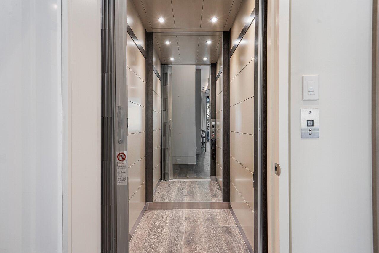 1857 Sabal Palm Circle