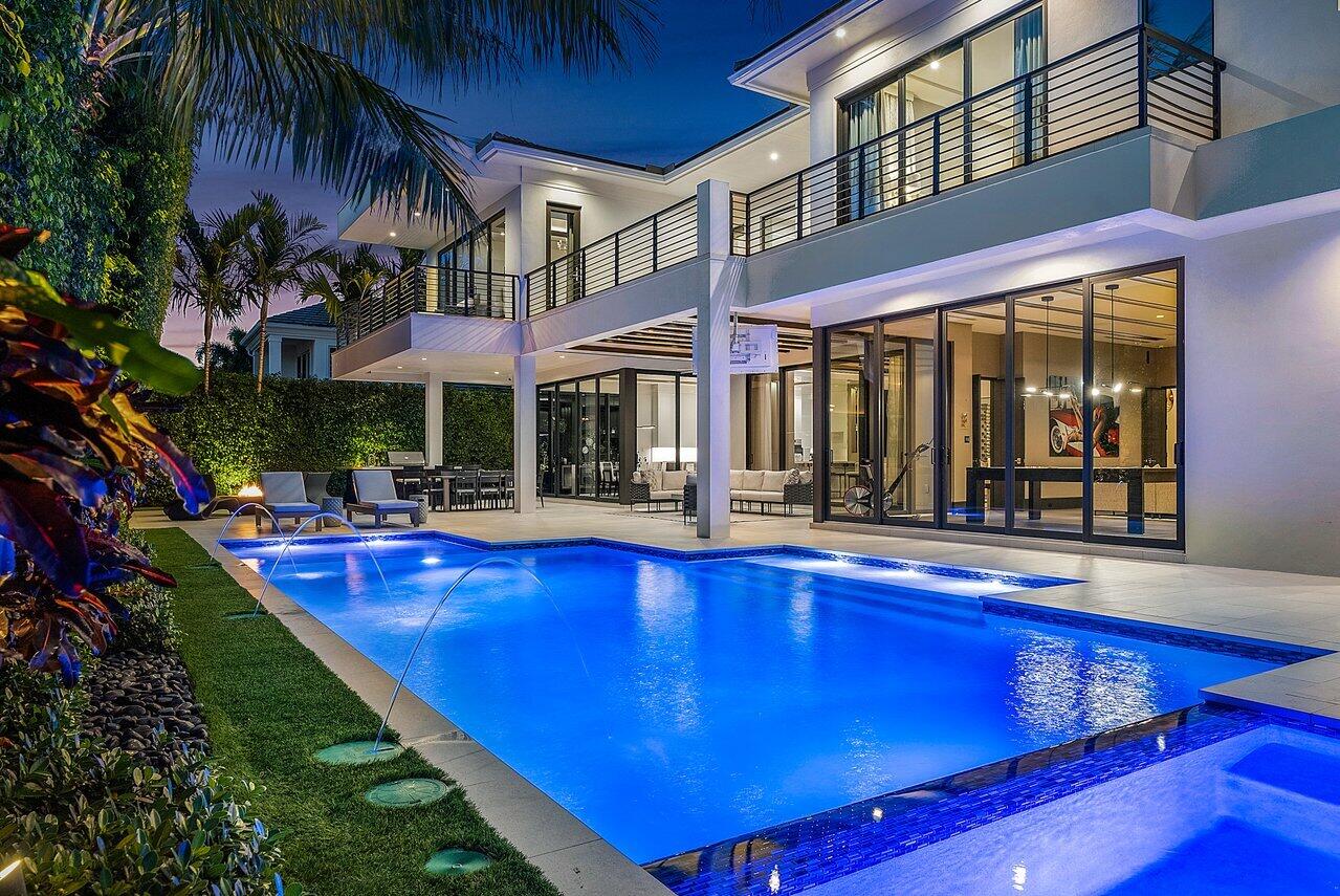 1857 Sabal Palm Circle