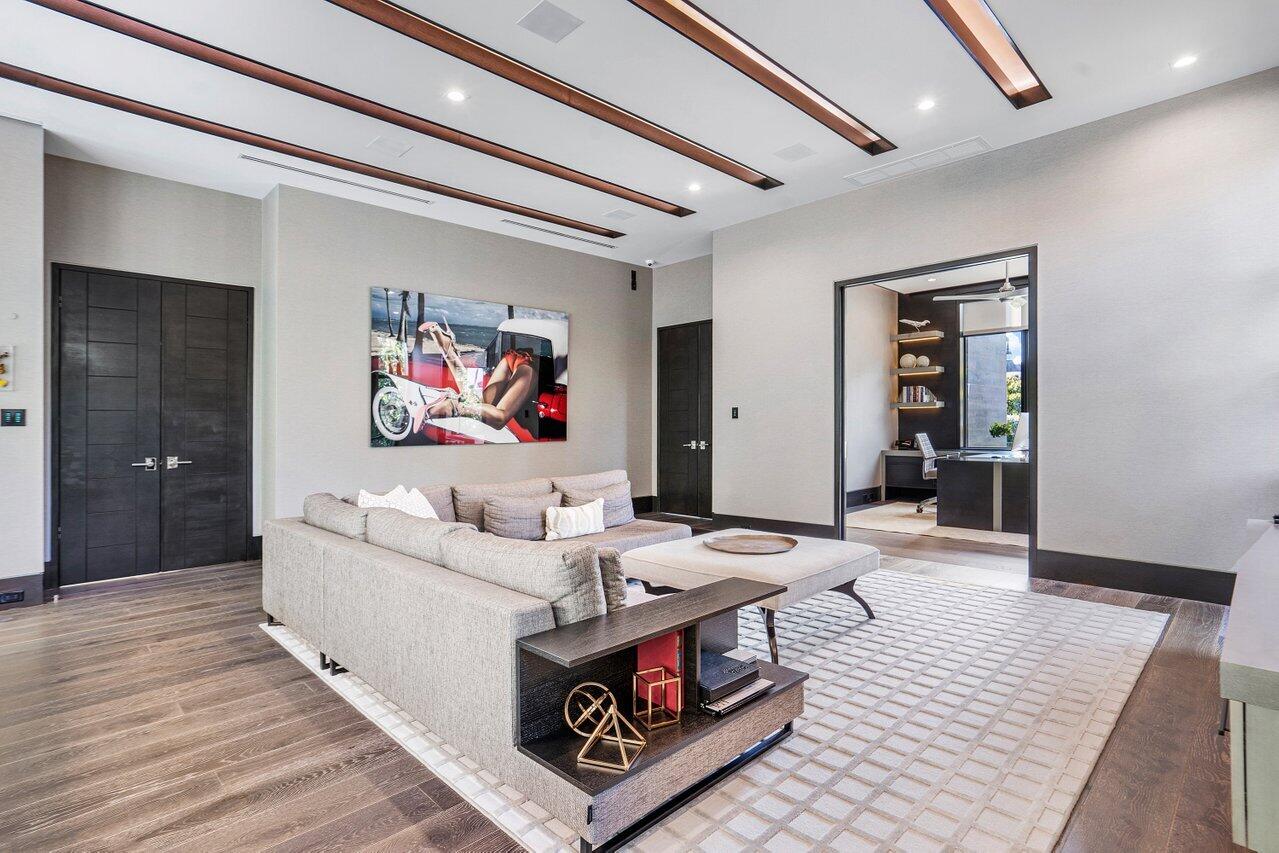 1857 Sabal Palm Circle