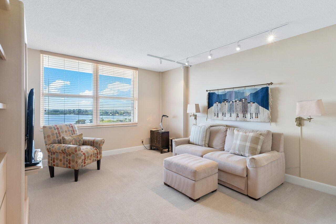 2295 S Ocean Boulevard 916