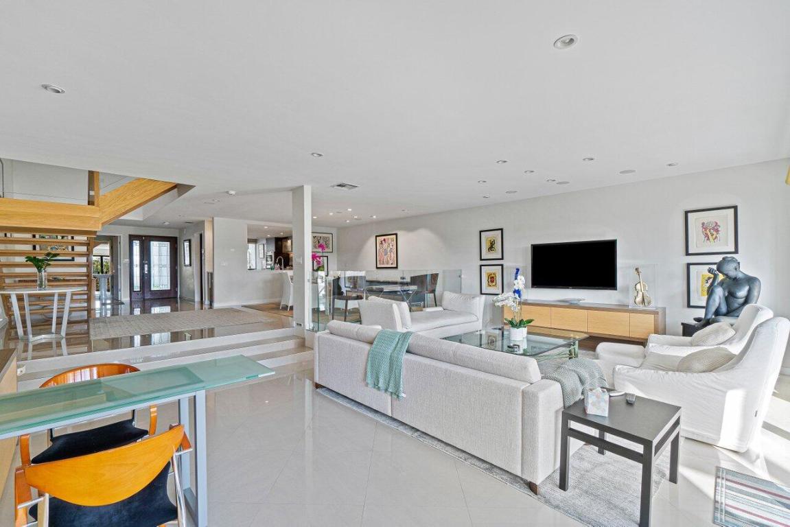 2335 S Ocean Boulevard 13d