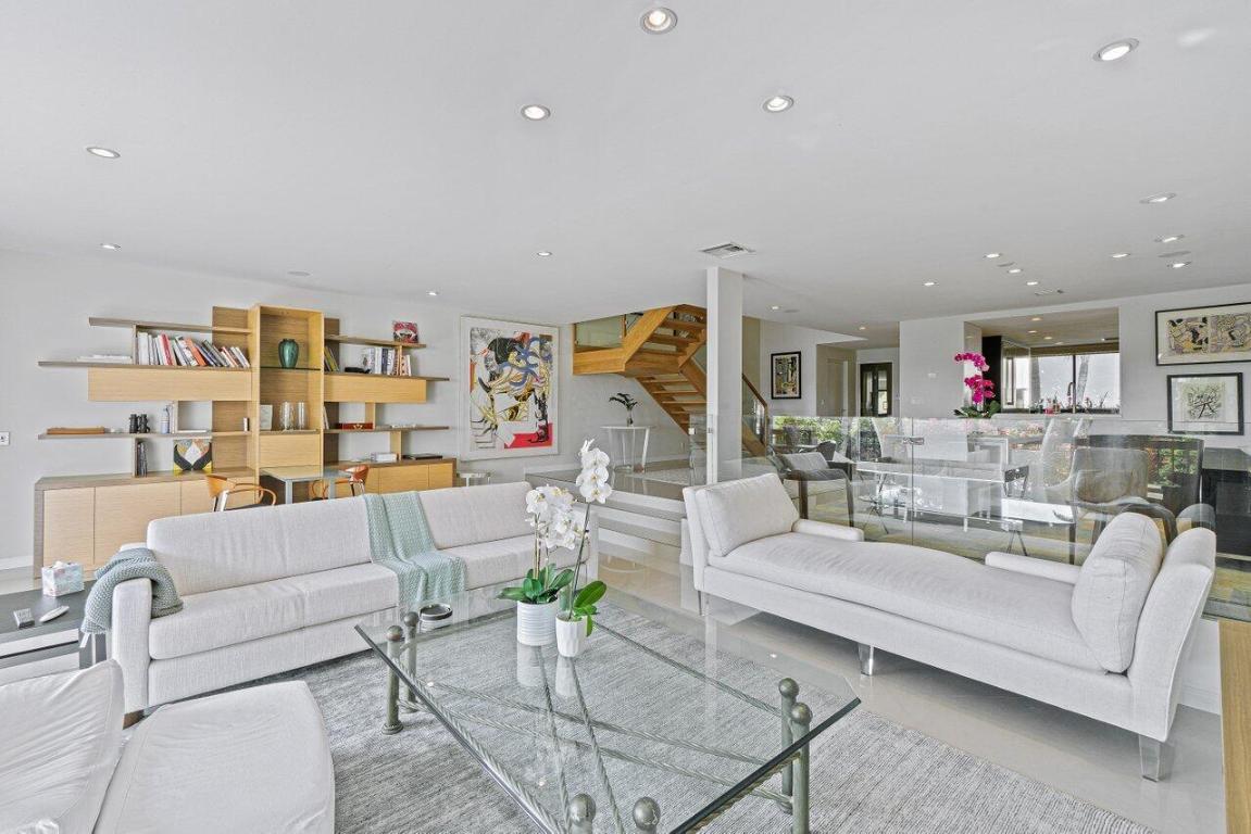 2335 S Ocean Boulevard 13d