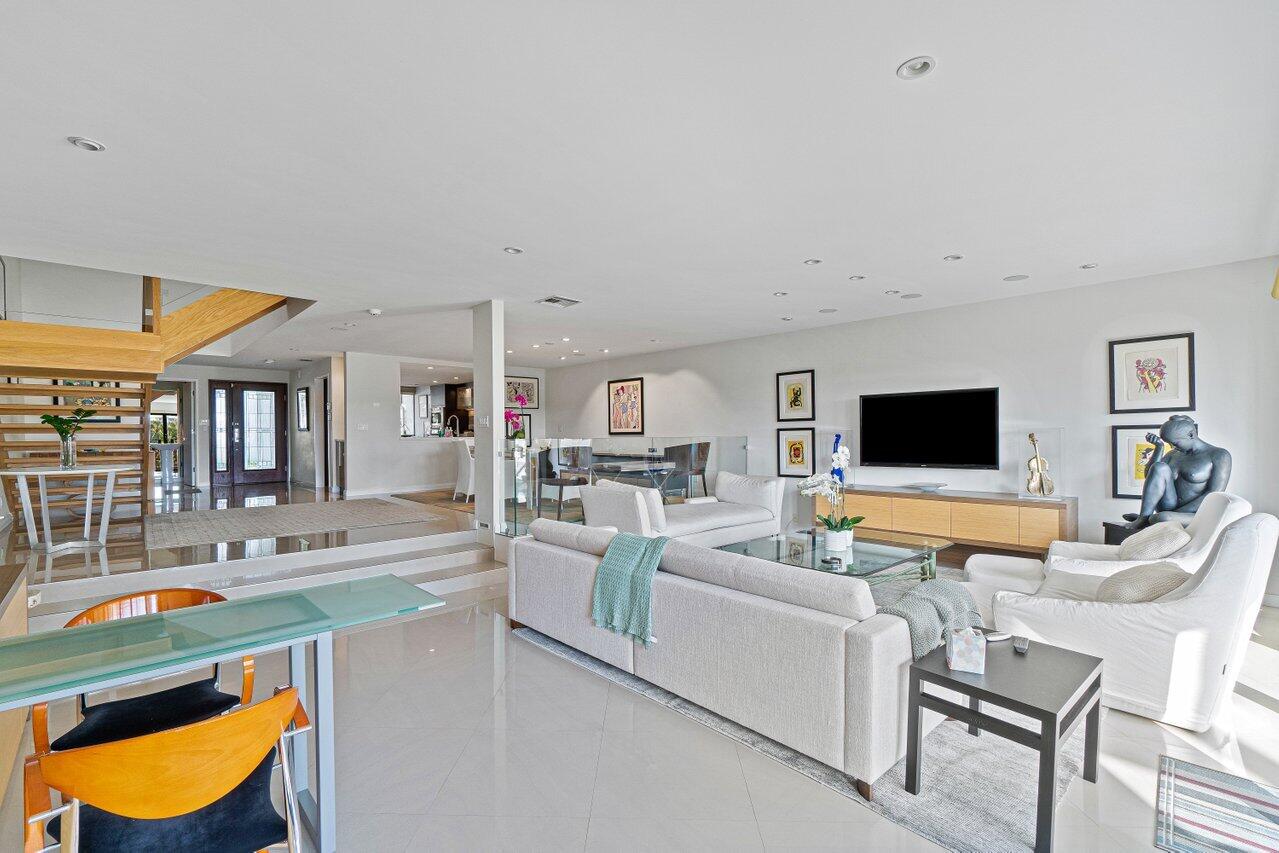 2335 S Ocean Boulevard 13d