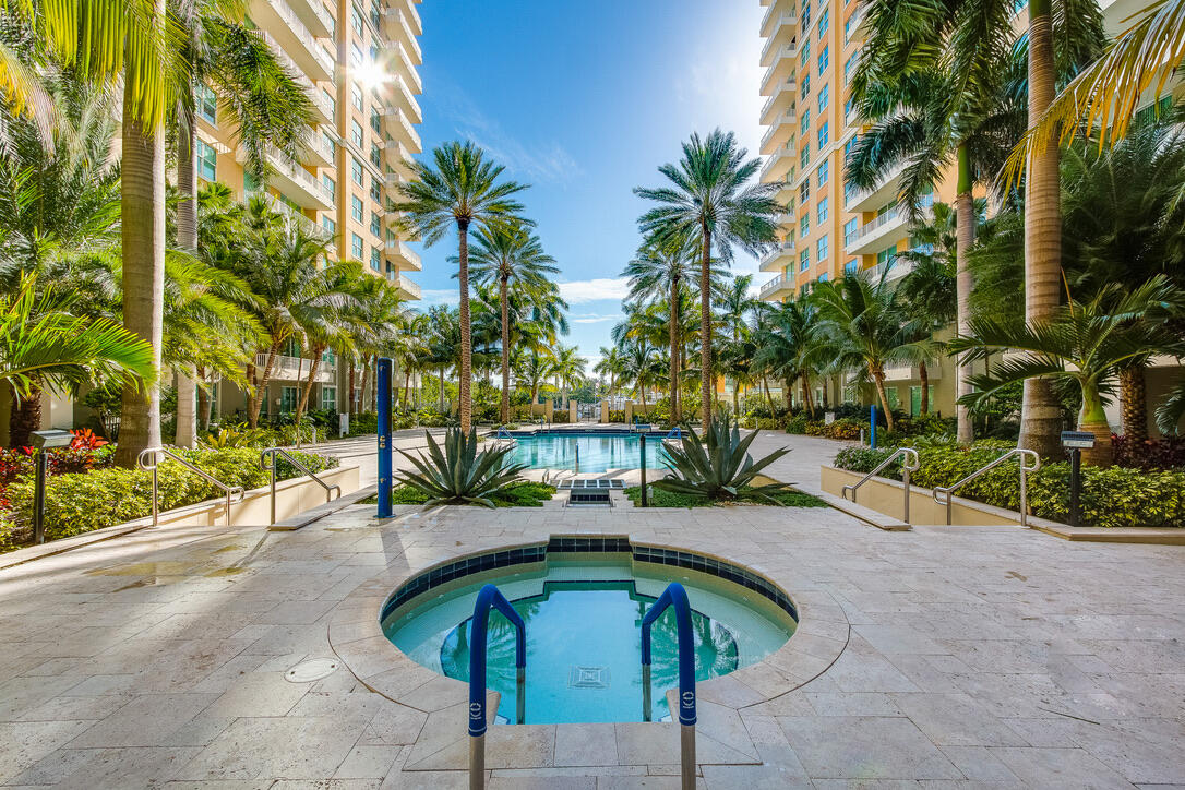 700 E Boulevard 711