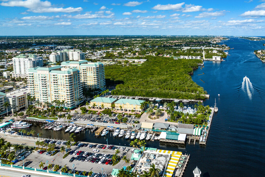 700 E Boulevard 711