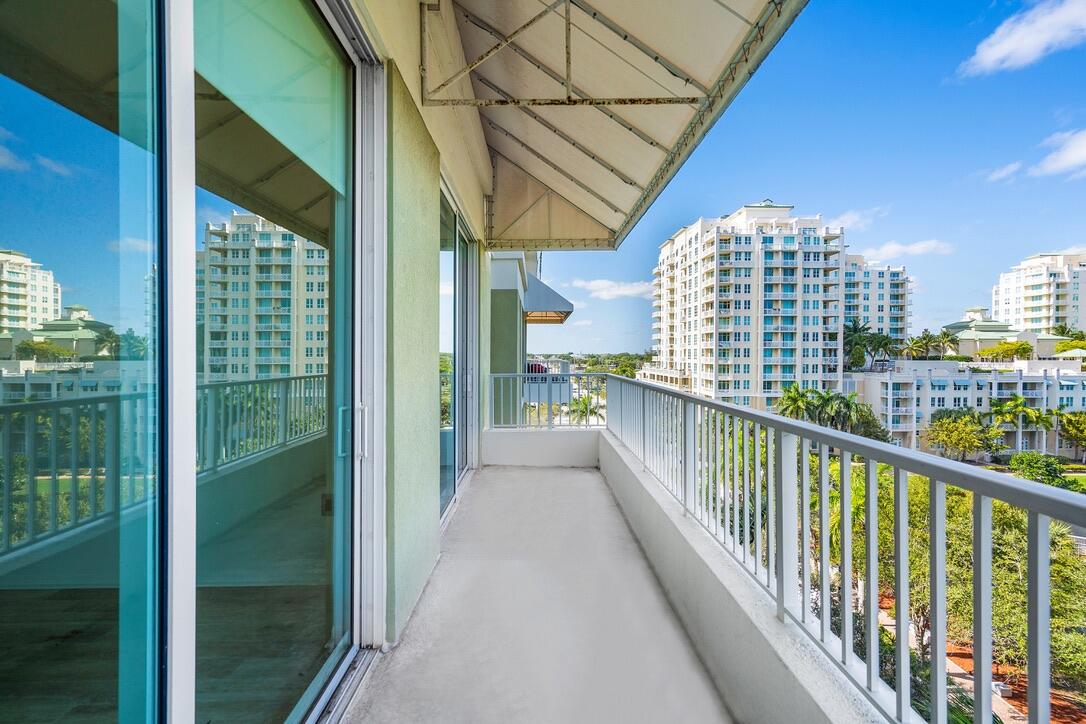 700 E Boulevard 711