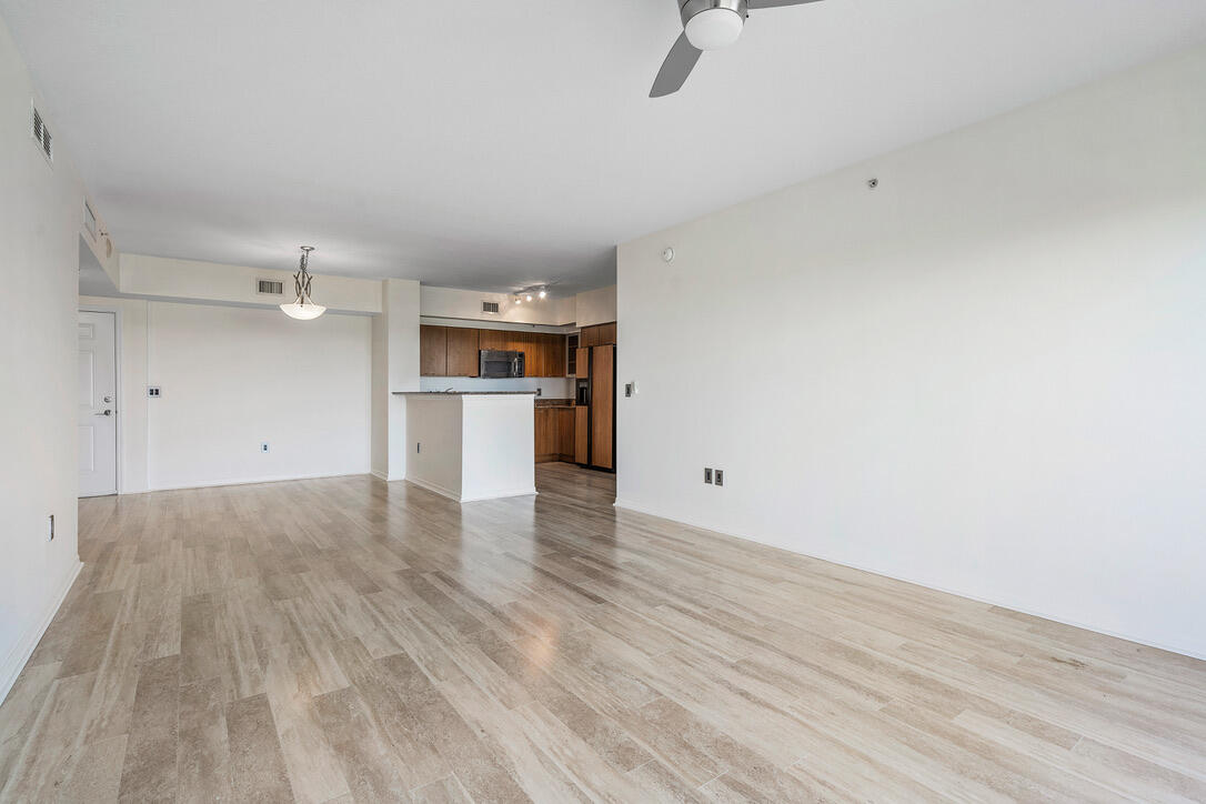 700 E Boulevard 711