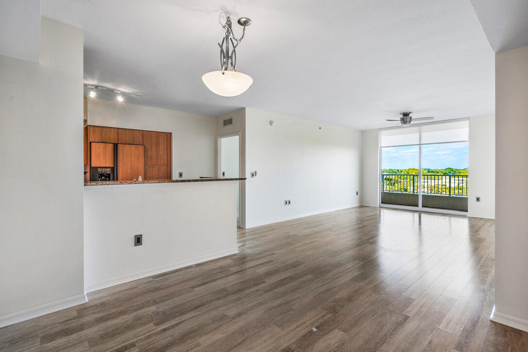 700 E Boulevard 711