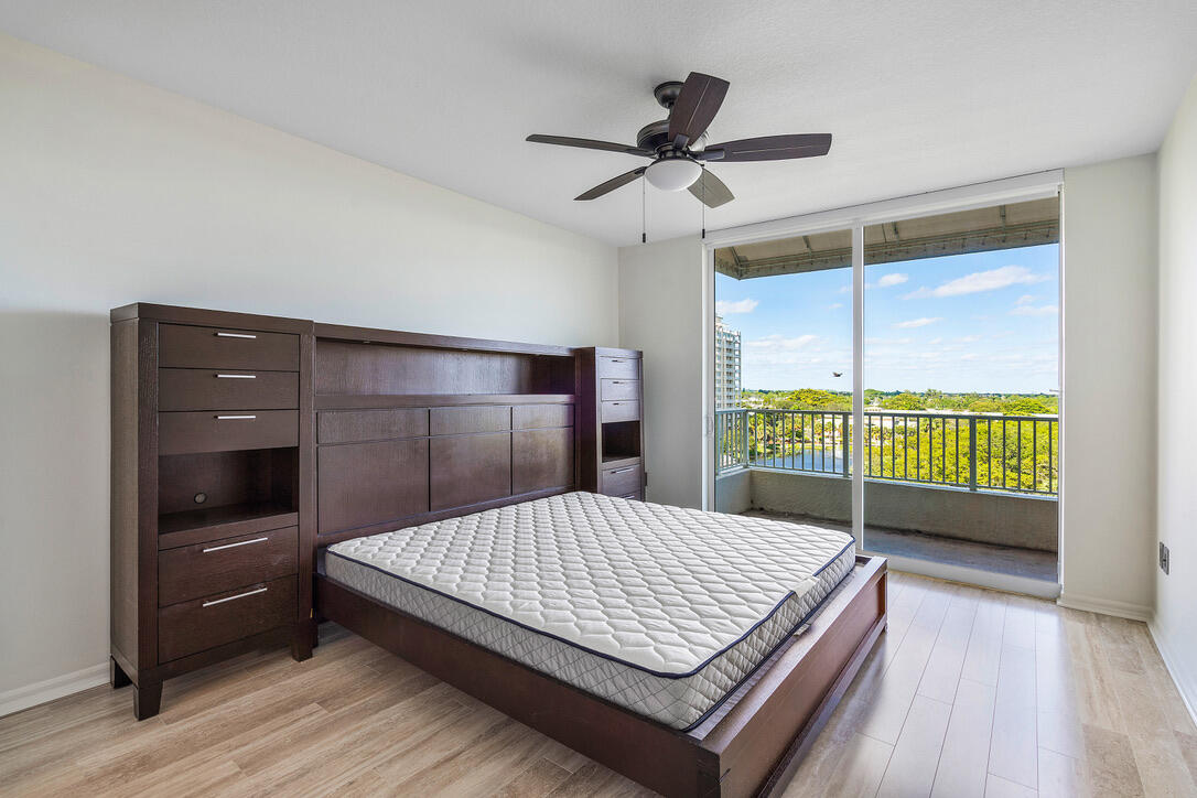 700 E Boulevard 711