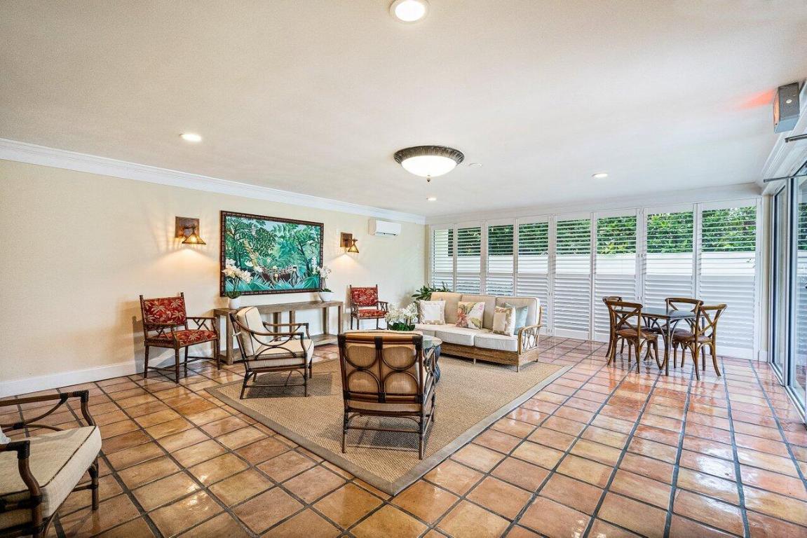 227 Brazilian Avenue 2e