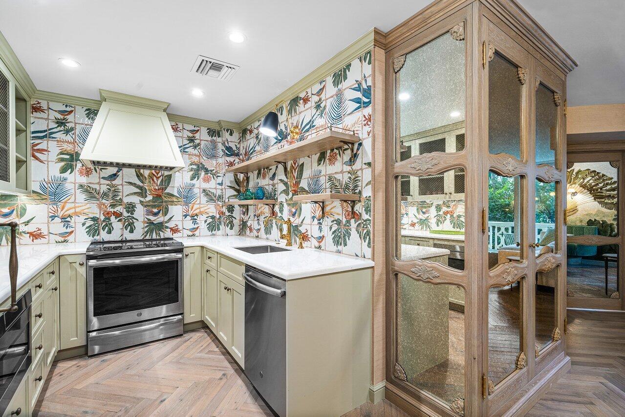 227 Brazilian Avenue 2e