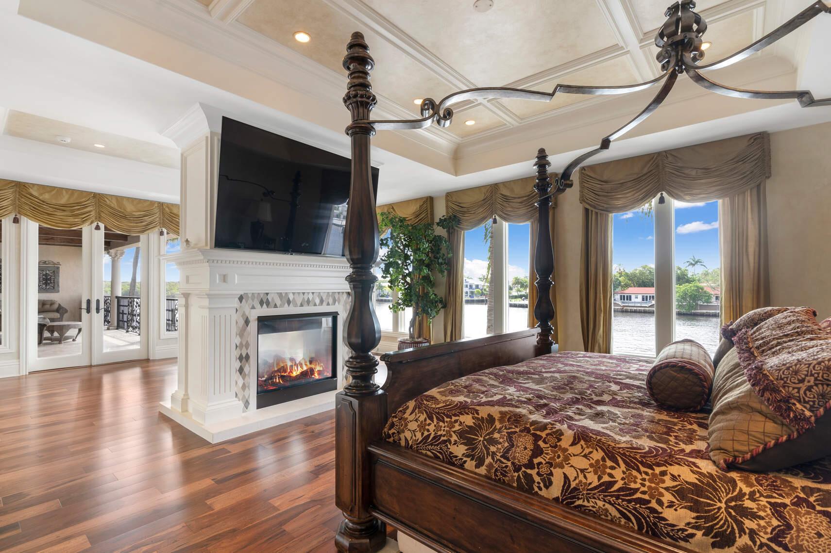 650 Golden Harbour Drive