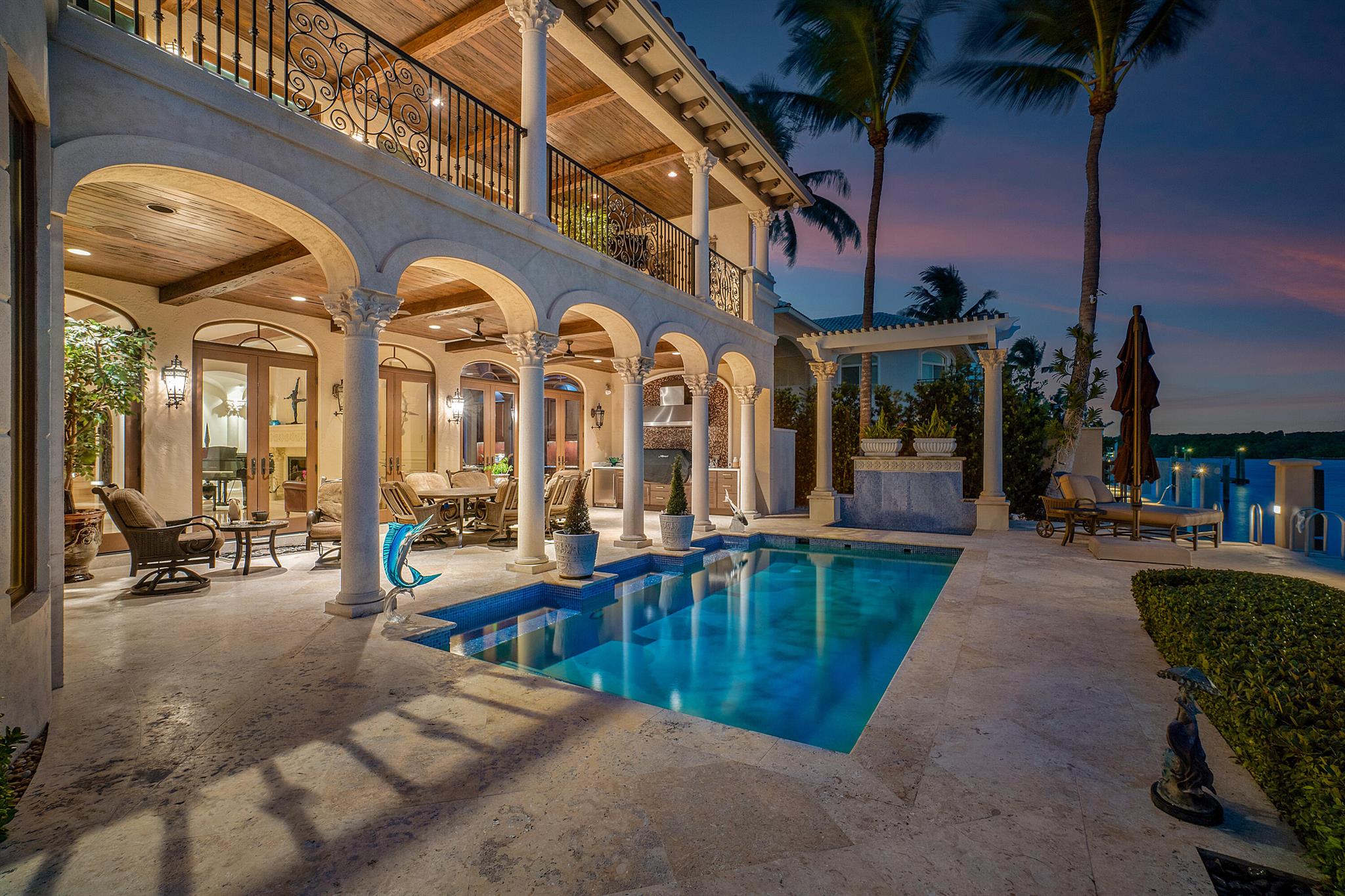 650 Golden Harbour Drive