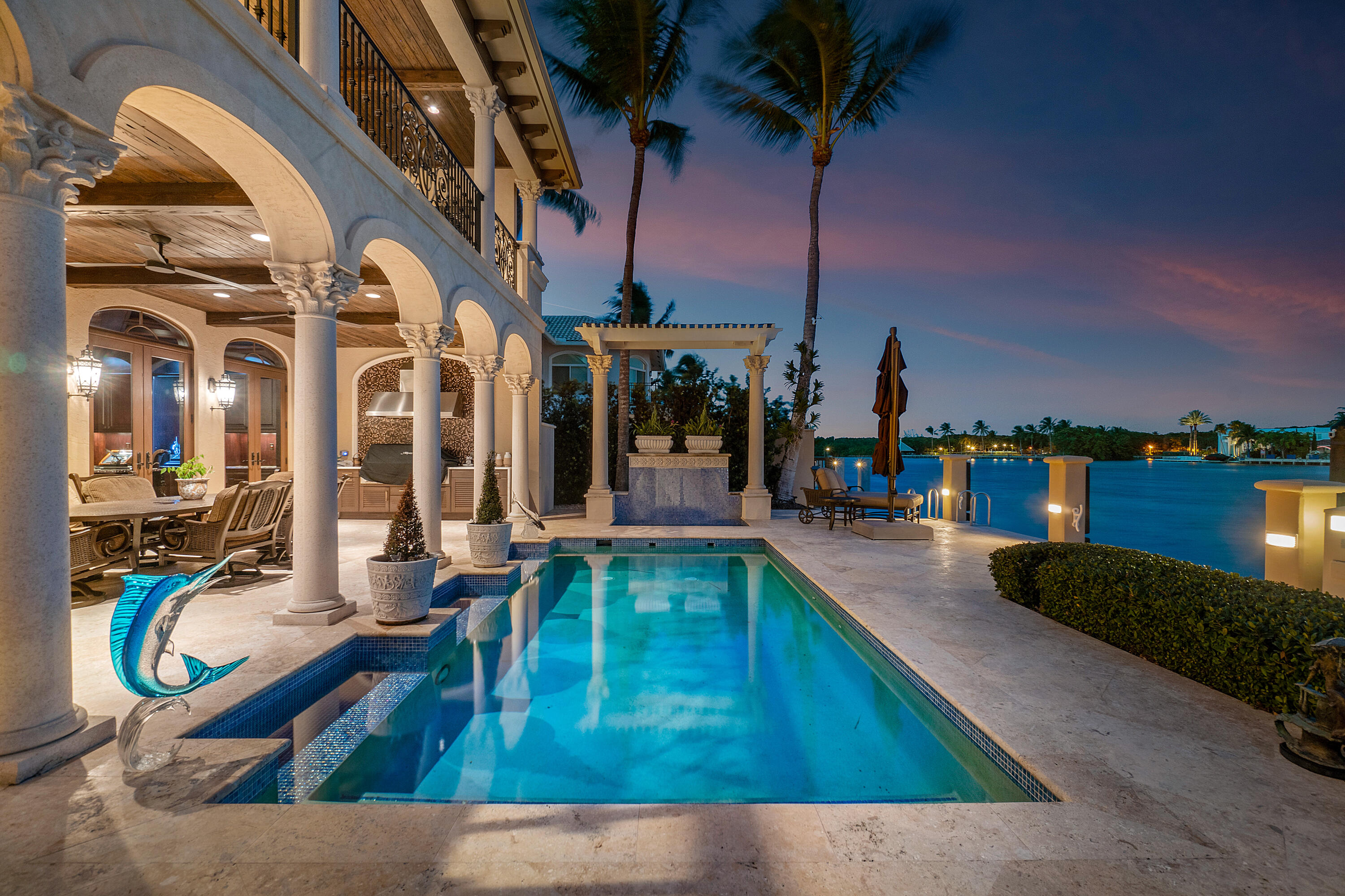 650 Golden Harbour Drive