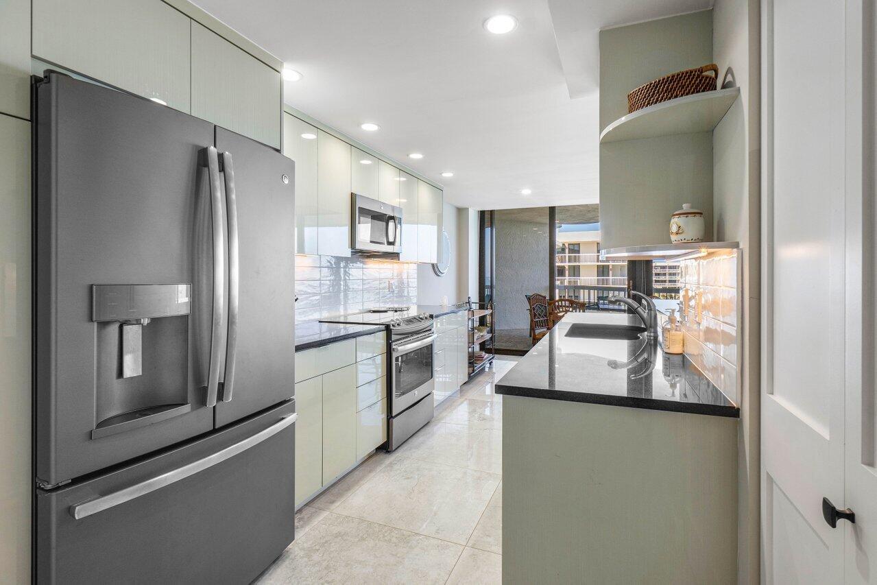 3300 S Ocean 404 S Boulevard 404s