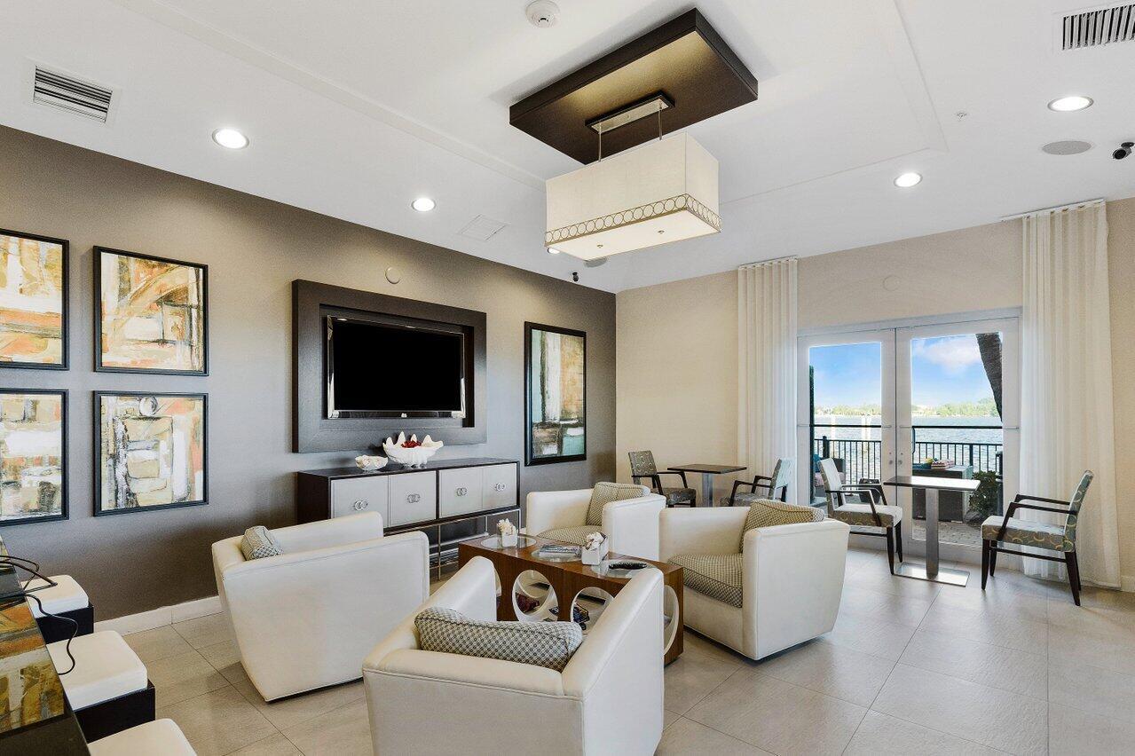 2678 N Federal Highway 32