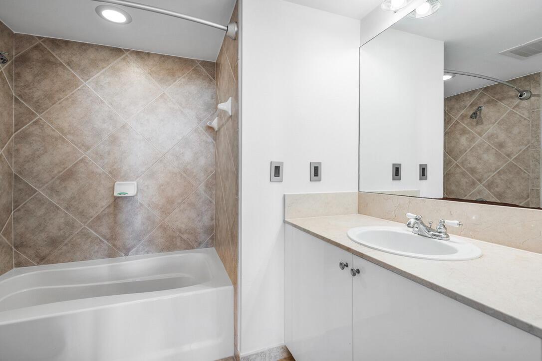 700 E Boynton Beach Boulevard 711