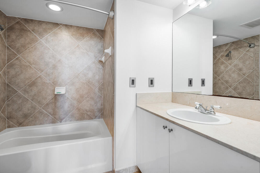 700 E Boynton Beach Boulevard 711