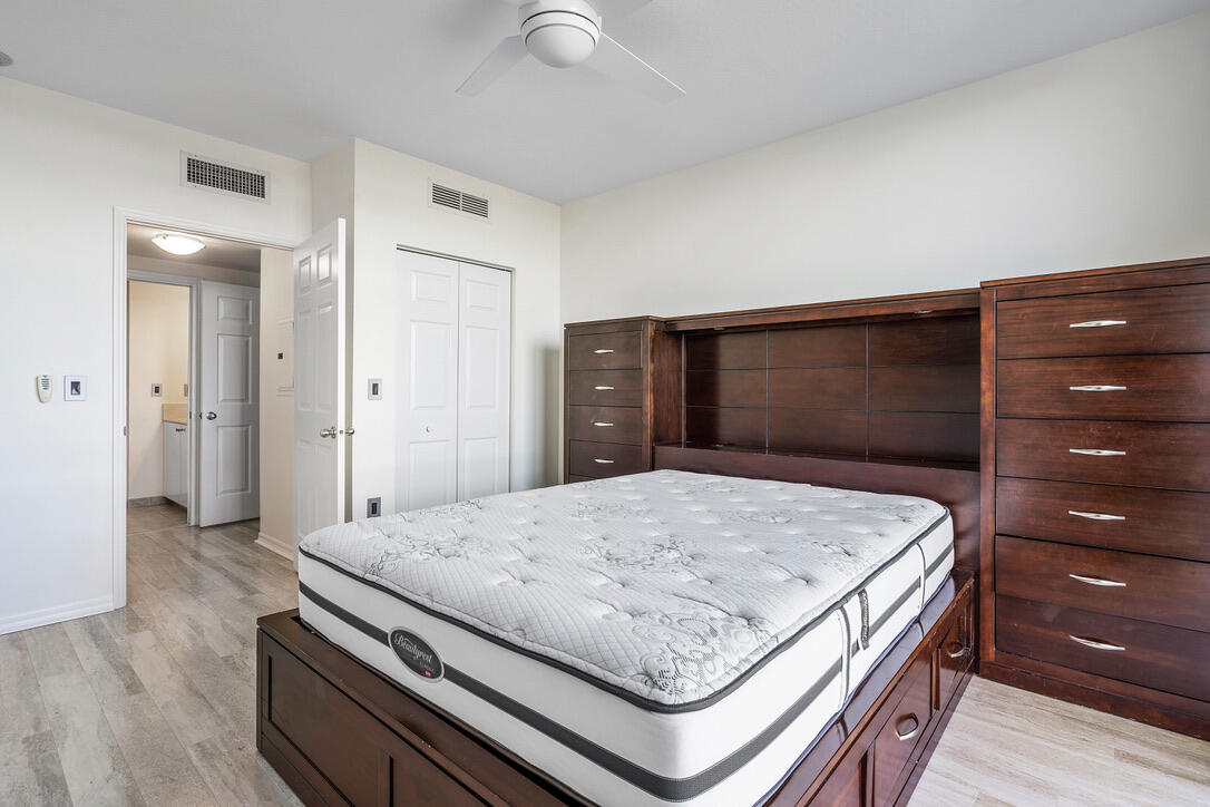 700 E Boynton Beach Boulevard 711