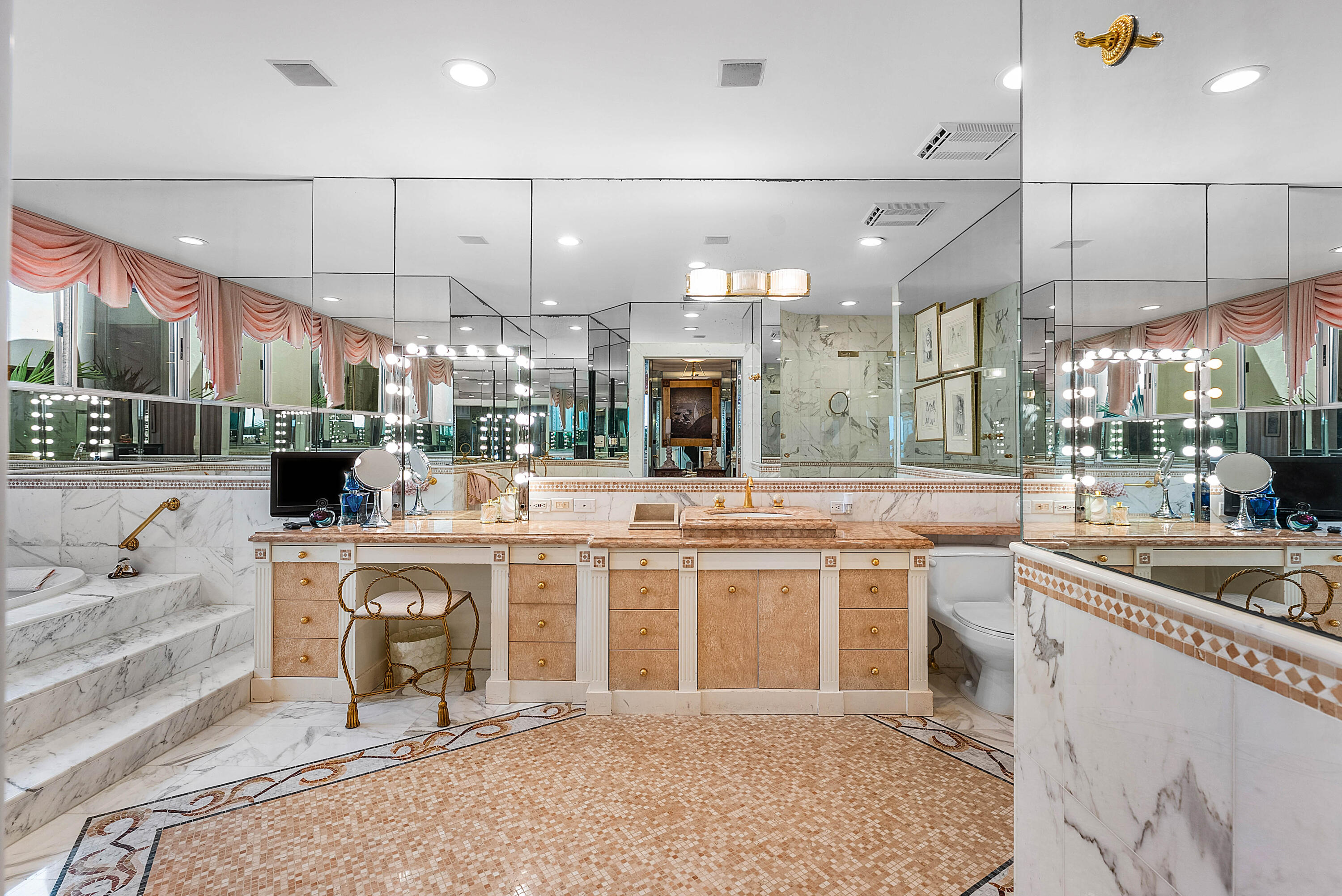 13 Sloans Curve Drive 13