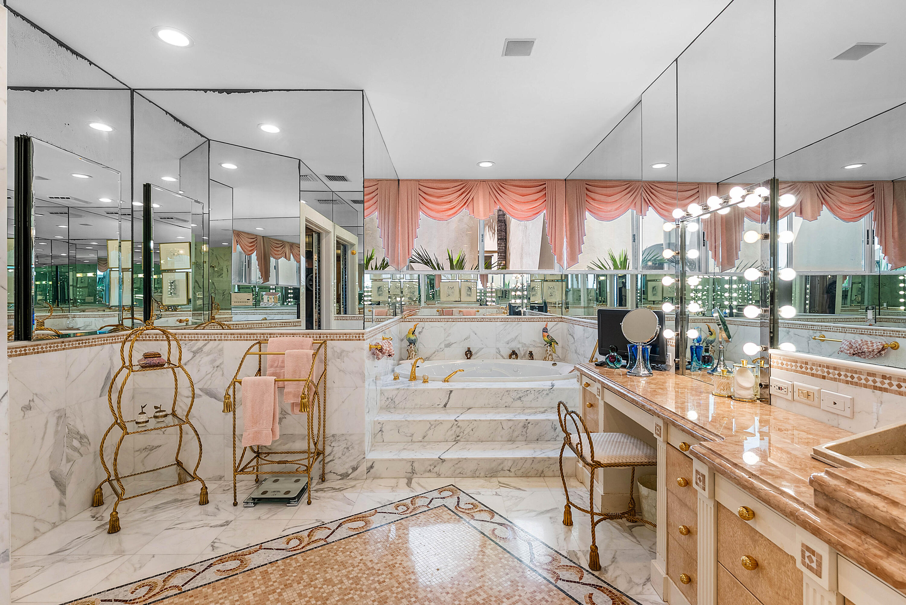 13 Sloans Curve Drive 13