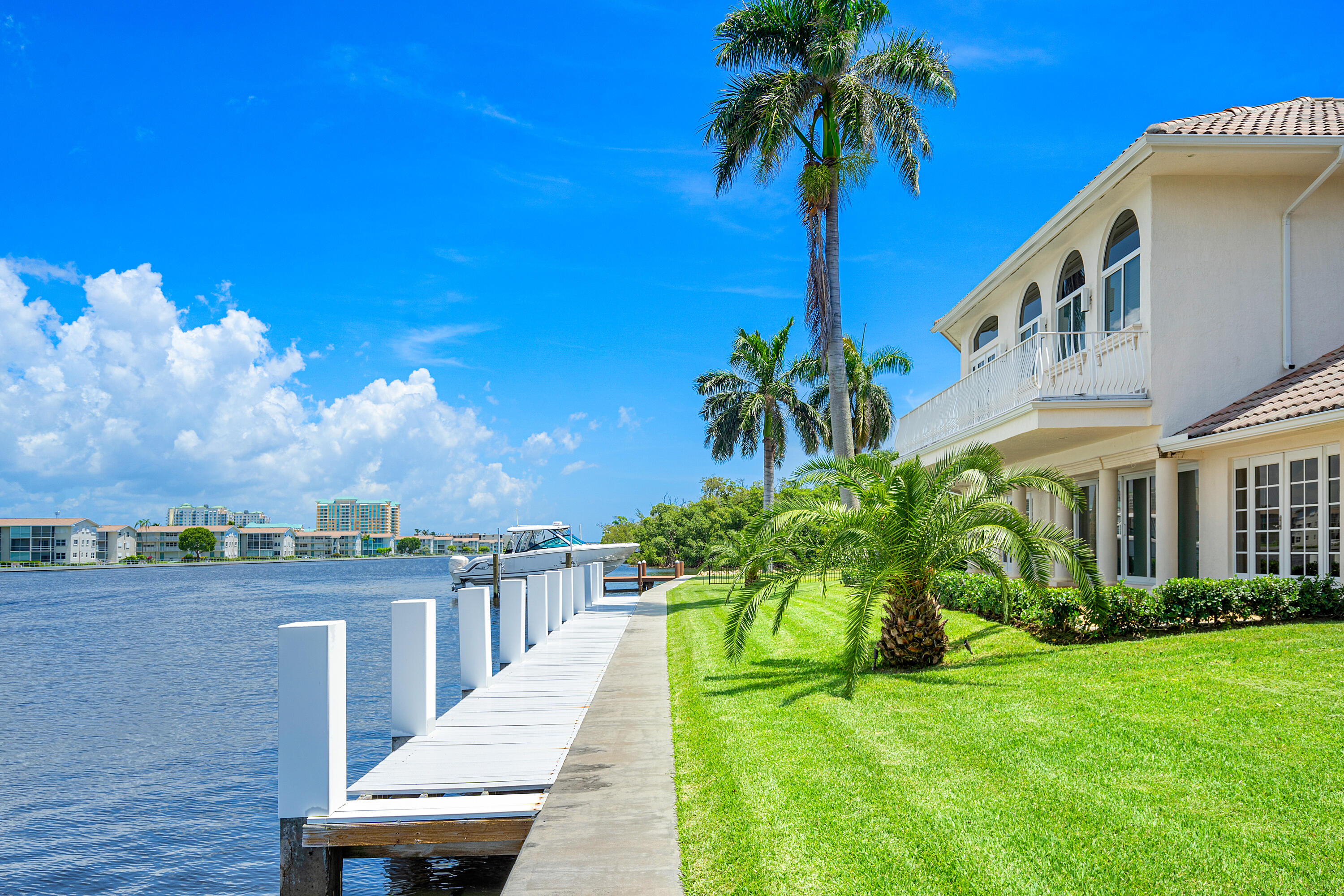 66 Harbour Drive N