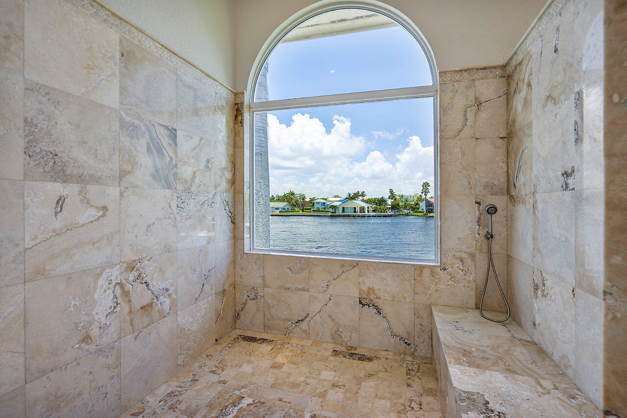 66 Harbour Drive N