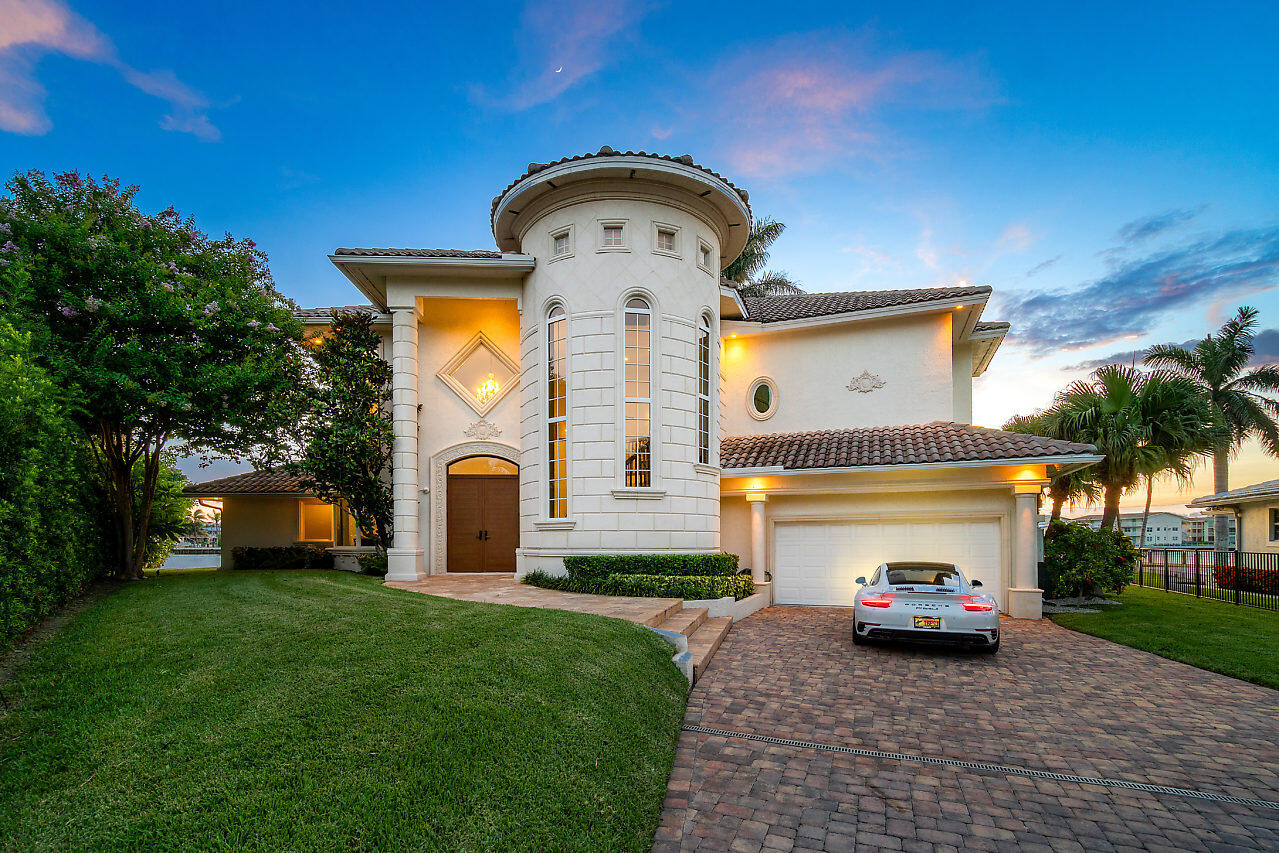 66 Harbour Drive N